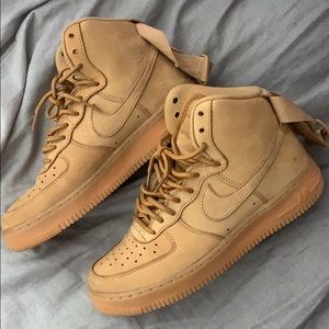 Nike Air Force 1 High LV8 Shoes Flax Size Boys 6.5